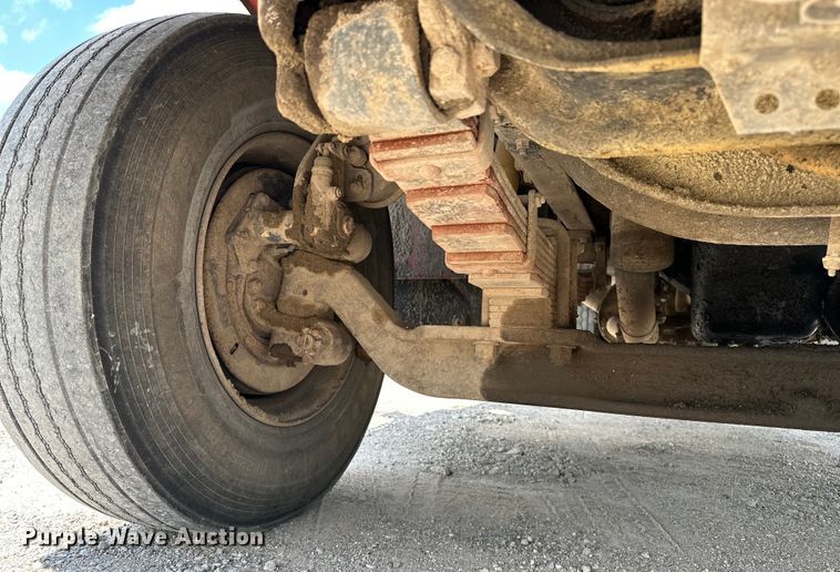 image for item DF8598 1999 International 4900 dump truck