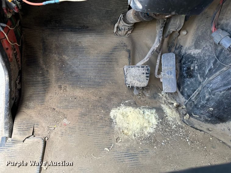 image for item DF8598 1999 International 4900 dump truck