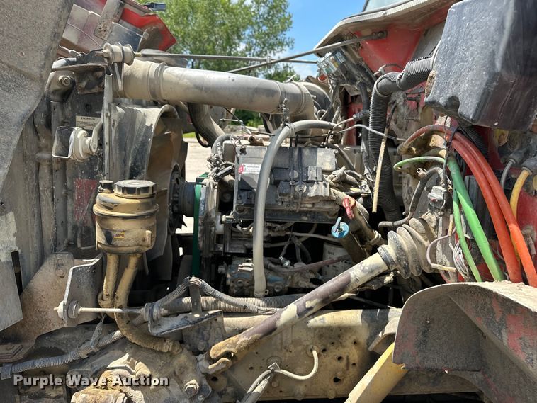 image for item DF8598 1999 International 4900 dump truck