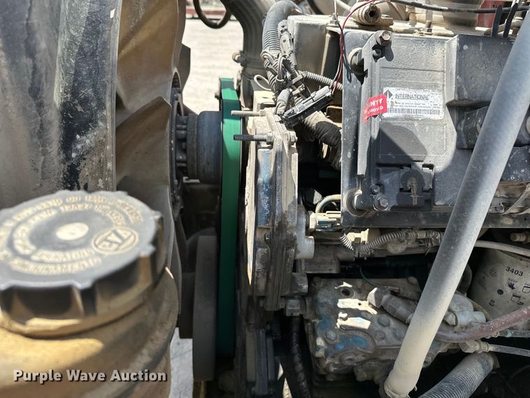 image for item DF8598 1999 International 4900 dump truck