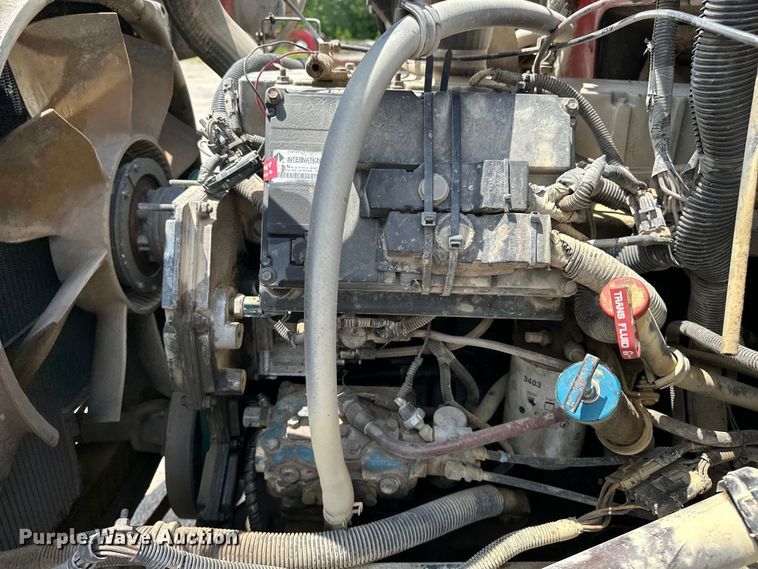 image for item DF8598 1999 International 4900 dump truck