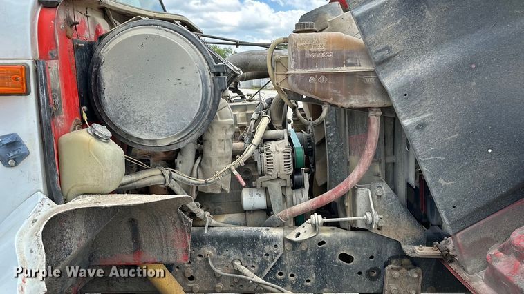 image for item DF8598 1999 International 4900 dump truck