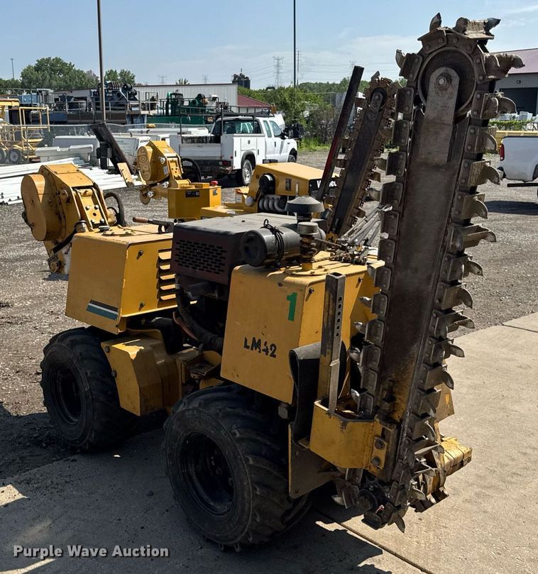 image for item DI9061 2000 Vermeer LM42 trencher