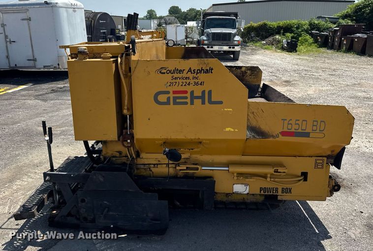 image for item DI9817 Gehl T650BD paver