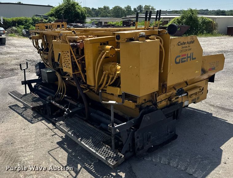 image for item DI9817 Gehl T650BD paver