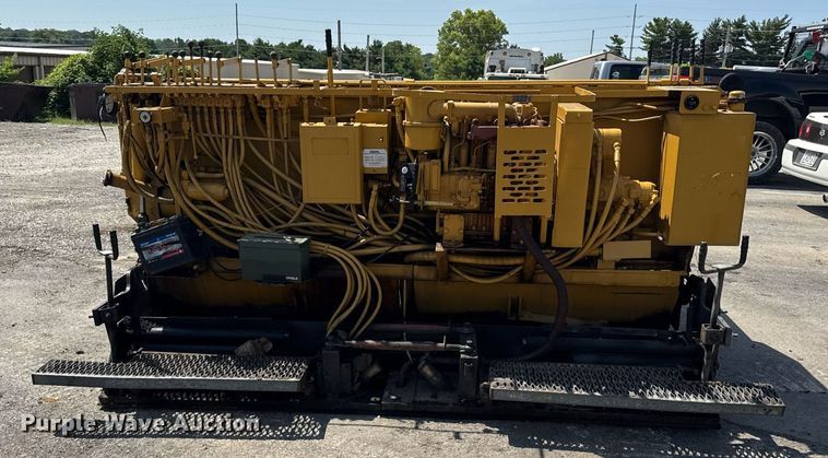 image for item DI9817 Gehl T650BD paver