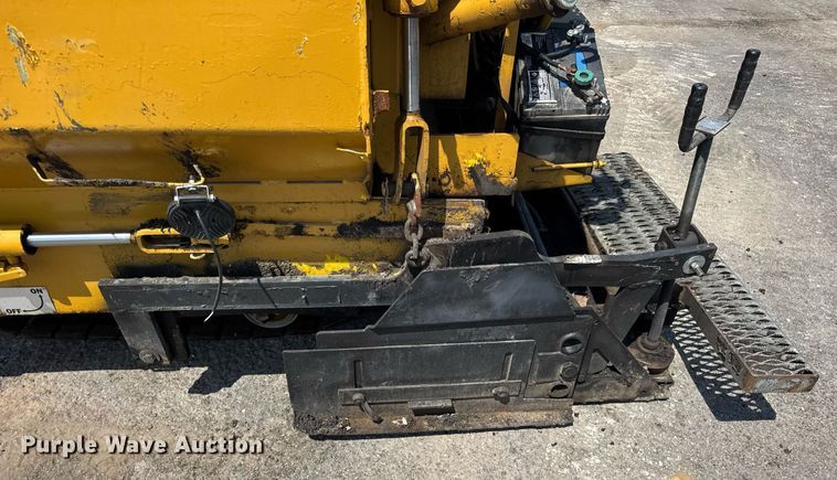 image for item DI9817 Gehl T650BD paver