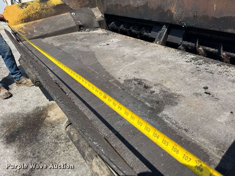 image for item DI9817 Gehl T650BD paver