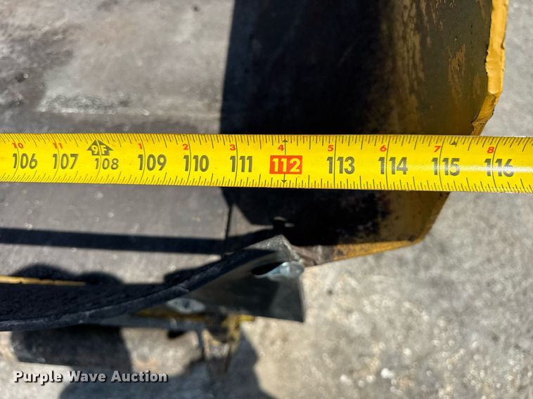 image for item DI9817 Gehl T650BD paver