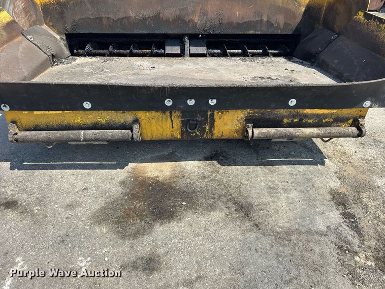 image for item DI9817 Gehl T650BD paver