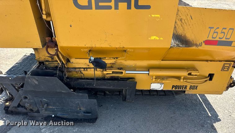 image for item DI9817 Gehl T650BD paver