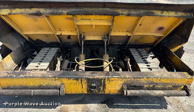 image for item DI9817 Gehl T650BD paver