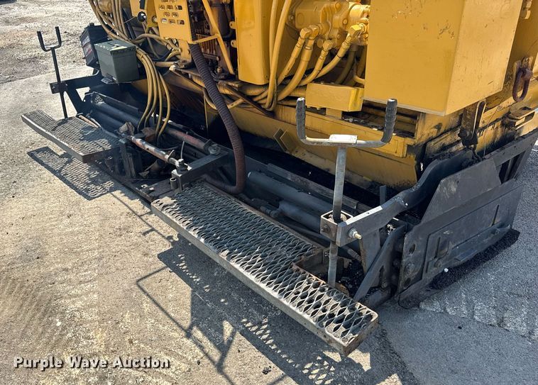 image for item DI9817 Gehl T650BD paver