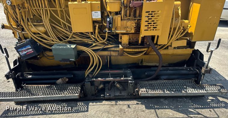 image for item DI9817 Gehl T650BD paver