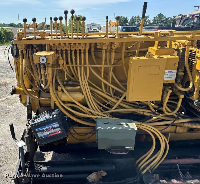 image for item DI9817 Gehl T650BD paver