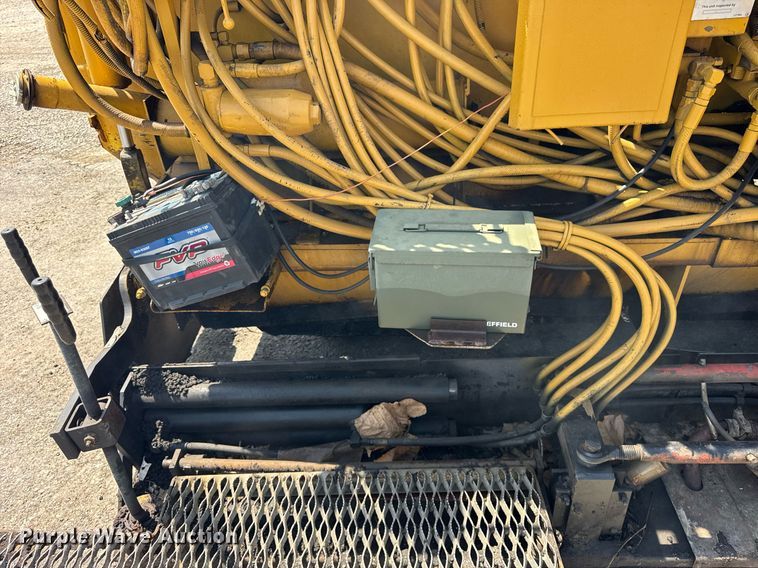 image for item DI9817 Gehl T650BD paver