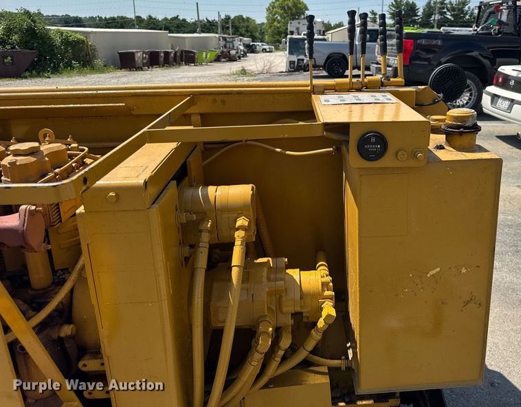 image for item DI9817 Gehl T650BD paver