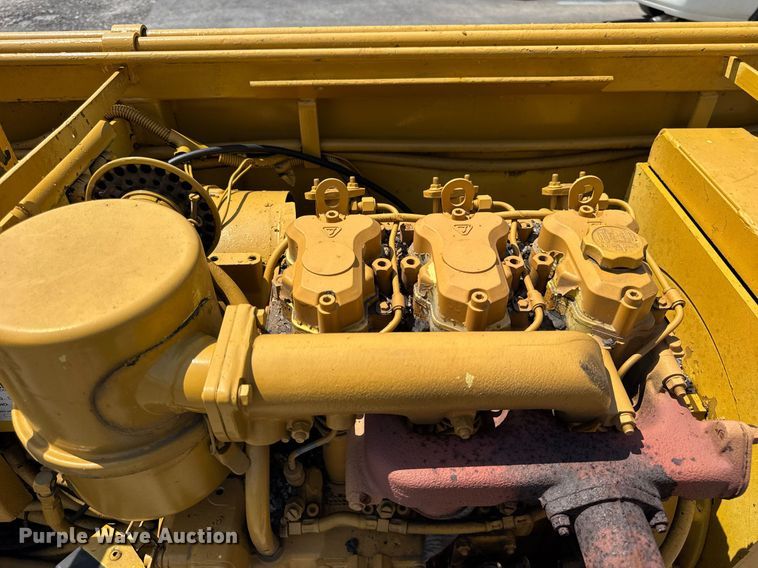 image for item DI9817 Gehl T650BD paver