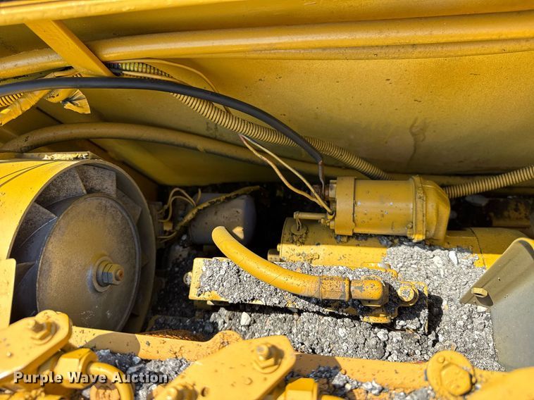 image for item DI9817 Gehl T650BD paver