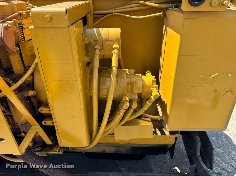 image for item DI9817 Gehl T650BD paver