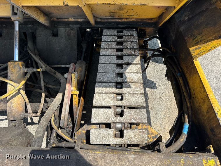 image for item DI9817 Gehl T650BD paver