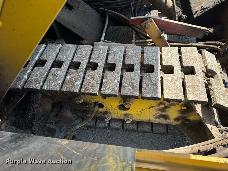 image for item DI9817 Gehl T650BD paver