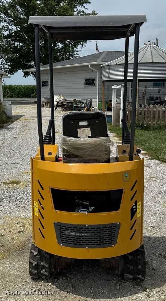 image for item DI9819 2023 AGT H15 mini excavator