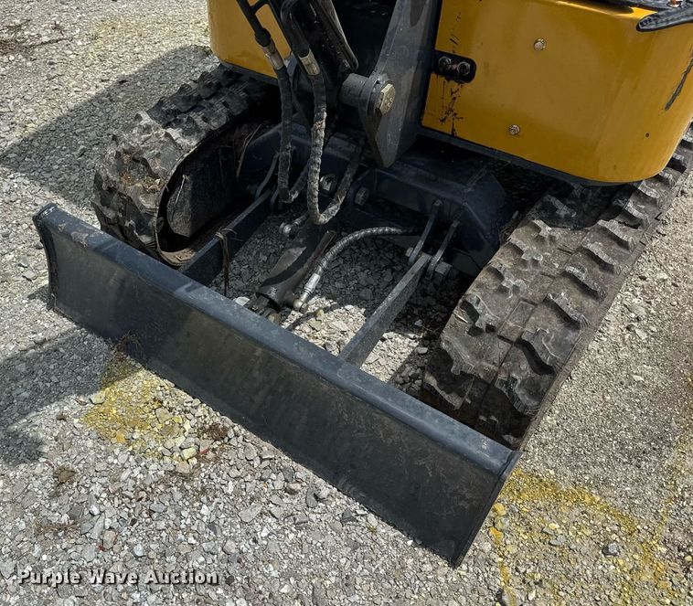 image for item DI9819 2023 AGT H15 mini excavator