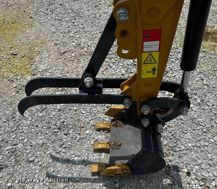 image for item DI9819 2023 AGT H15 mini excavator