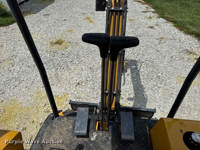 image for item DI9819 2023 AGT H15 mini excavator