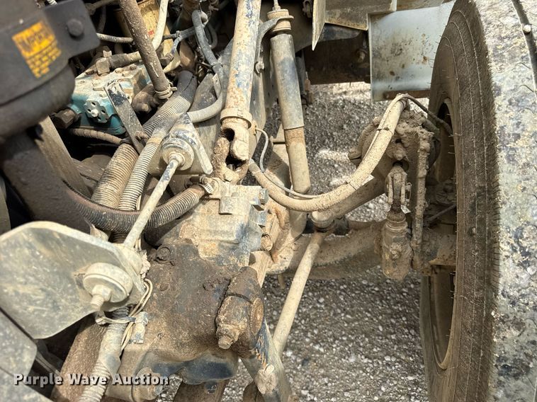 image for item DI9820 2001 International 4700 vacuum truck