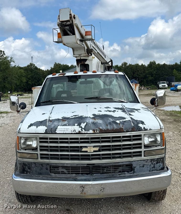 image for item DI9823 1992 Chevrolet C3500HD  bucket truck
