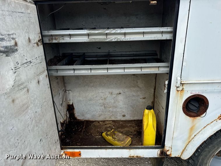 image for item DI9823 1992 Chevrolet C3500HD  bucket truck