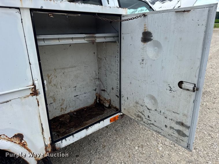 image for item DI9823 1992 Chevrolet C3500HD  bucket truck