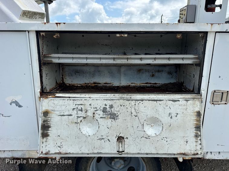 image for item DI9823 1992 Chevrolet C3500HD  bucket truck