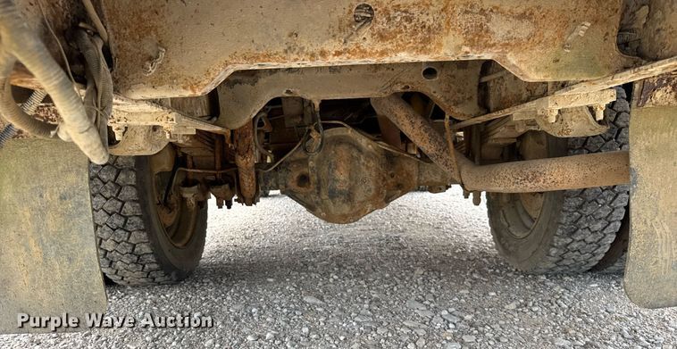 image for item DI9823 1992 Chevrolet C3500HD  bucket truck