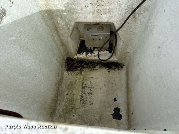 image for item DI9823 1992 Chevrolet C3500HD  bucket truck