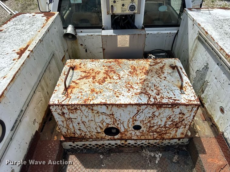 image for item DI9823 1992 Chevrolet C3500HD  bucket truck