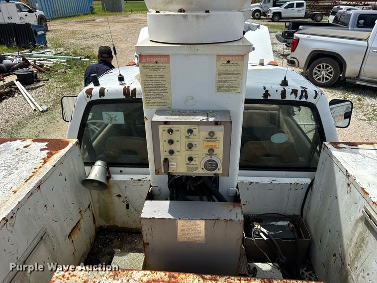 image for item DI9823 1992 Chevrolet C3500HD  bucket truck