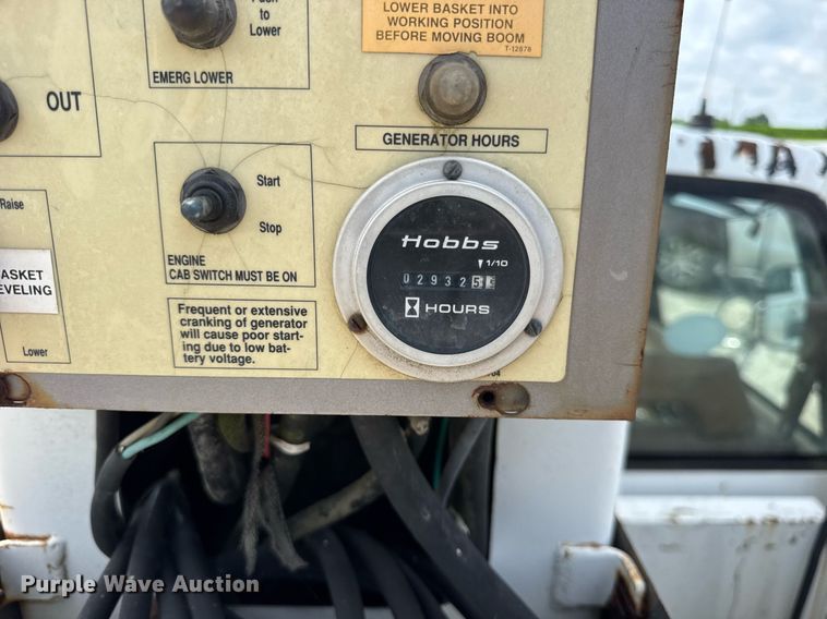 image for item DI9823 1992 Chevrolet C3500HD  bucket truck