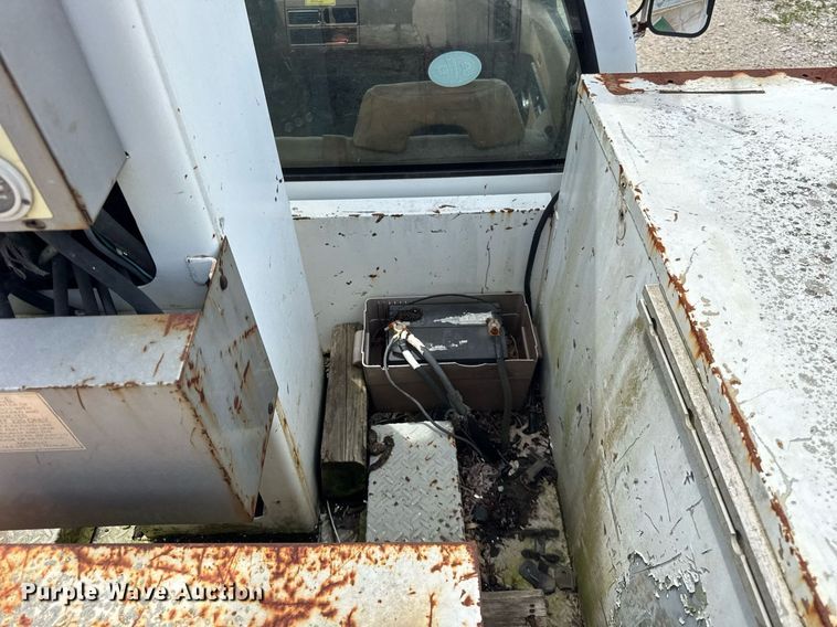 image for item DI9823 1992 Chevrolet C3500HD  bucket truck