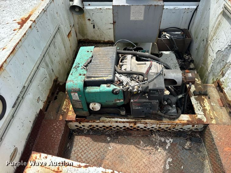 image for item DI9823 1992 Chevrolet C3500HD  bucket truck