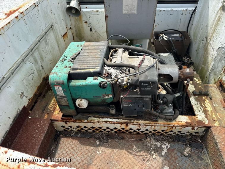 image for item DI9823 1992 Chevrolet C3500HD  bucket truck