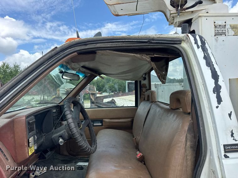 image for item DI9823 1992 Chevrolet C3500HD  bucket truck