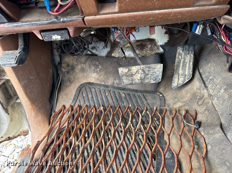 image for item DI9823 1992 Chevrolet C3500HD  bucket truck