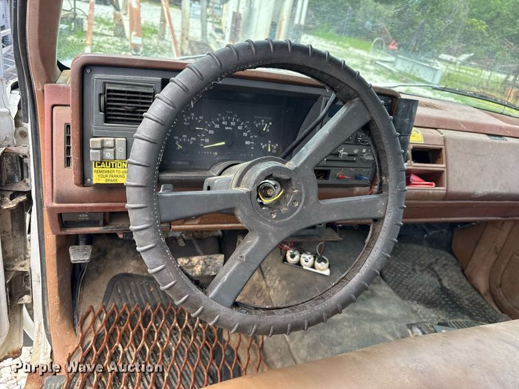 image for item DI9823 1992 Chevrolet C3500HD  bucket truck