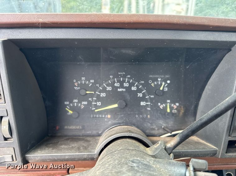 image for item DI9823 1992 Chevrolet C3500HD  bucket truck