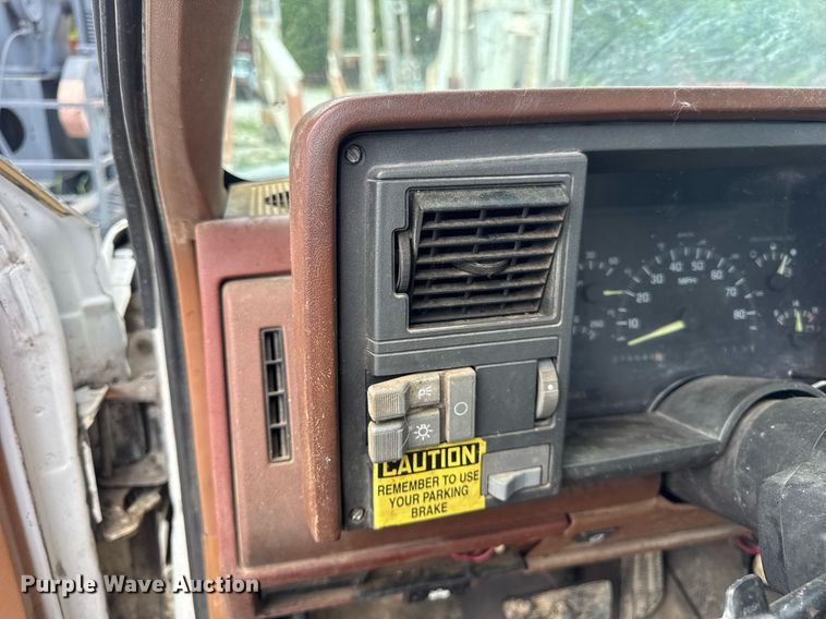 image for item DI9823 1992 Chevrolet C3500HD  bucket truck