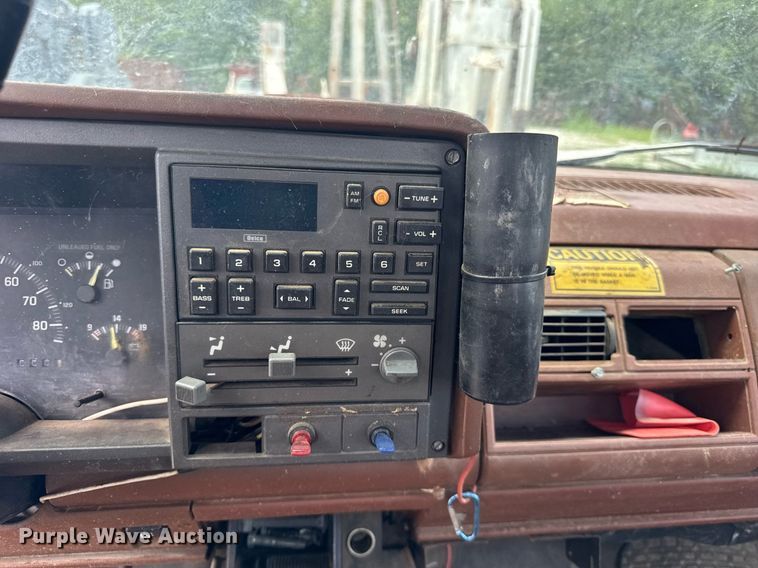 image for item DI9823 1992 Chevrolet C3500HD  bucket truck