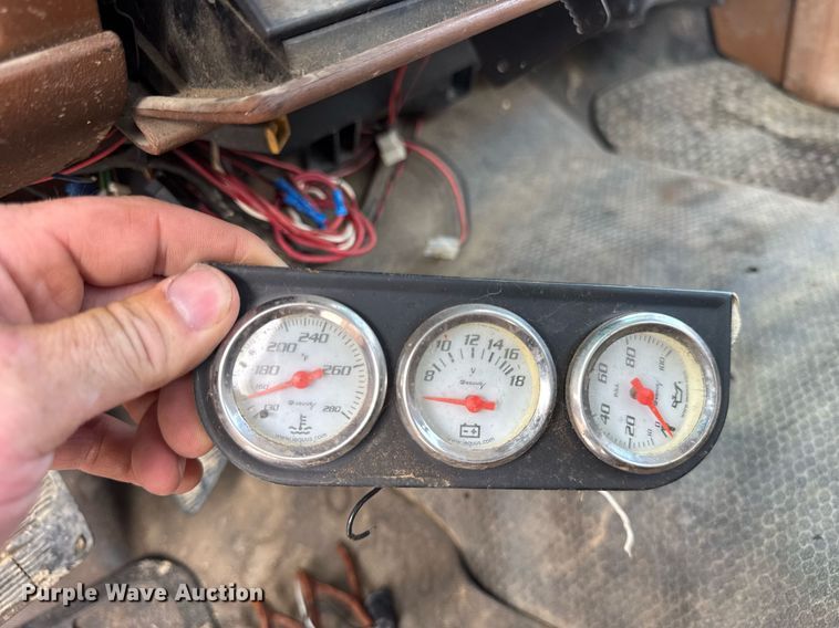 image for item DI9823 1992 Chevrolet C3500HD  bucket truck